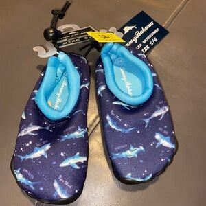Tommy Bahama kids water shoes